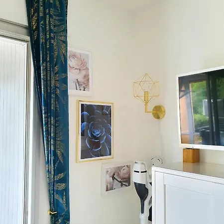 Apartment Bandol, T2 De Charme Classe 3 Etoiles Avec Piscine *