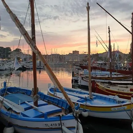 Bandol, T2 De Charme Classe 3 Etoiles Avec Piscine